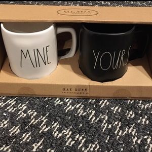 Rae Dunn mug set